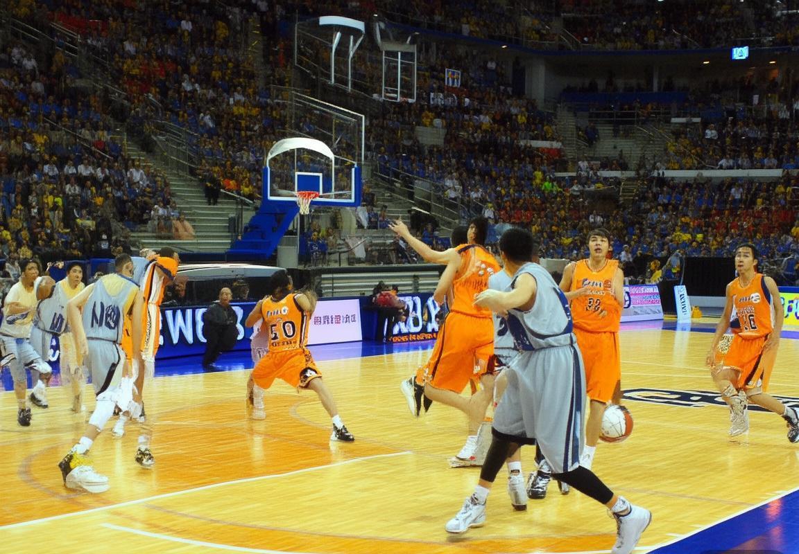 2008辽八一季后赛巅峰对决：战术对决与球星风采(图2)